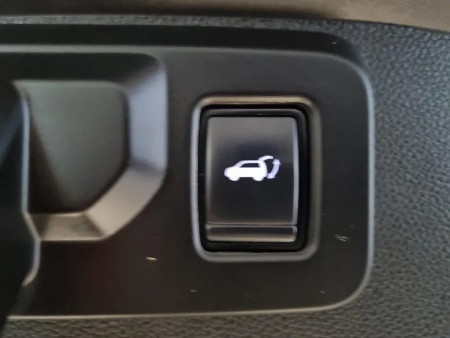 Renault Austral 1.2 E-Tech full hybrid 200 iconic * Panorama Dak  * Cruise Control Adaptief * Trekhaak Afneembaar * 360 Camera * Carplay * Winterpack * LM Velgen * 12 Maanden BOVAG Garantie *