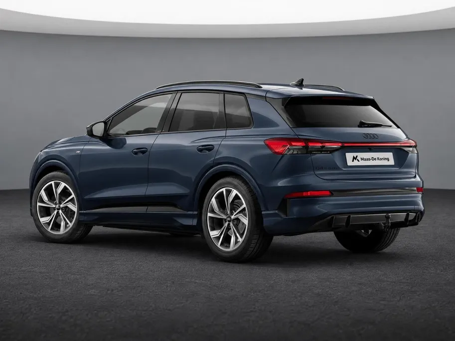 Audi Q4 Q4 S edition performance 82 kWh 286 PK · Trekhaak elek. wegklapbaar · Optiekpakket zwart · Opberg- en bagageruimtepakket