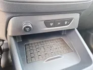 Ford E-Transit Courier Limited 44 kWh | Driver assistancepack | Winterpack | Trekhaak | Led laadruimteverlichting | Climate Control | Verwarmbare stoelen | Camera | 17' Lichtmetaal |te bestellen