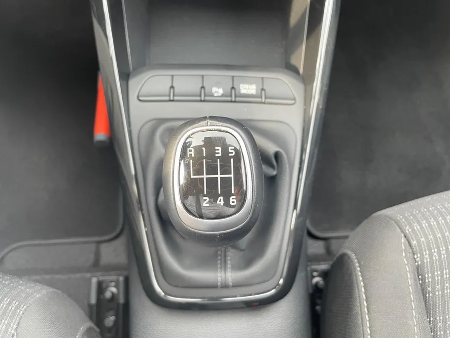 Kia Stonic 1.0 T-GDi MHEV DynamicPlusLine | TREKHAAK | CAMERA | PARKEERSENSOREN | CLIMATE | LAGE KILOMETERS |