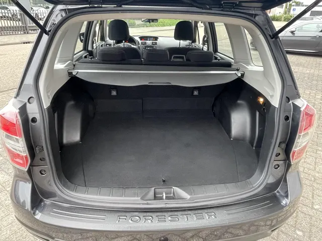 Subaru Forester 2.0 Luxury Trekhaak| Lage km stand| Dealer onderhouden| Rijklaar| Bovag Garantie