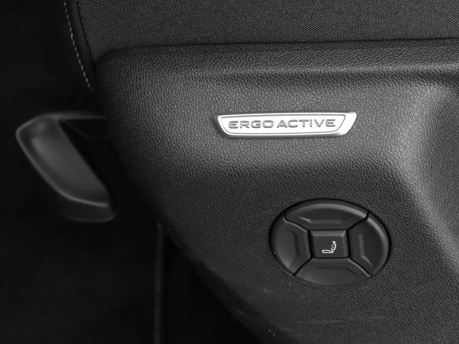 Volkswagen Tiguan 1.5 eHybrid 204pk DSG R-Line Edition · Panoramadak · 360 Camera · Inklap. Trekhaak · Matrix LED · Stuur- & Stoelverwarming + Massage · Achterbank verwarmd · Garantie t/m 09-10-2030 of 100.000km