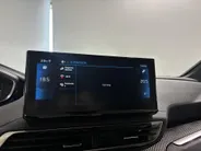 Peugeot 3008 1.2 - 130PK PureTech Allure | Elektrische Achterklep | Digital Cockpit | Navi | Camera | Parkeersensoren | Apple CarPlay/Android Auto | Lichtmetalen Velgen | Adaptive Cruise Control |