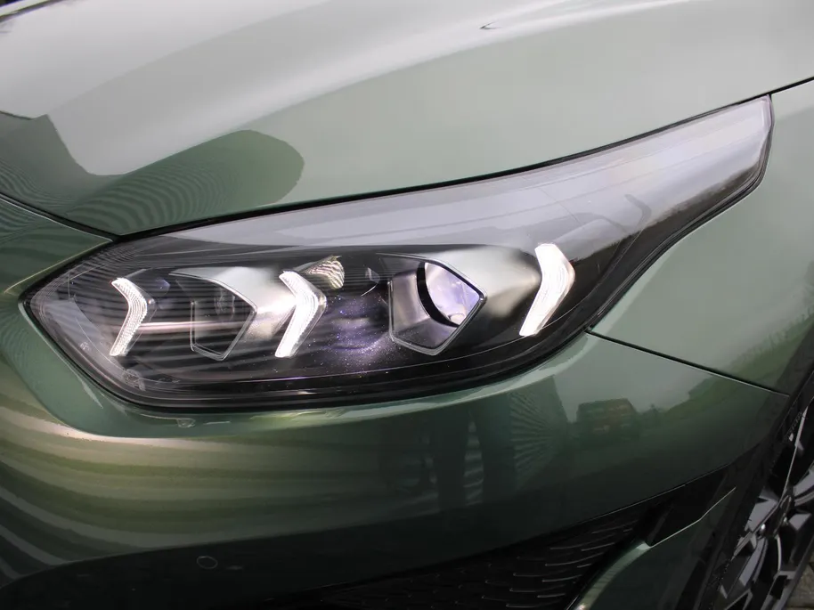 Kia Ceed 1.5 T-GDi GT-Line | Stuur-/stoelverwarming | Schuifdak | Cruise adapt. | Camera | 17' LM | LED | Dodehoek sensor | Draadloze lader |