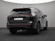 Volkswagen Tiguan 1.5 eHybrid 272pk DSG R-Line Business · Trekhaak · Panoramadak · Dodehoeksensoren · Apple/Android Car Play · Camera · Garantie t/m 23-08-2028 of 100.000km