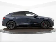 Audi Q8 55 TFSI e quattro Pro Line S 394 PK · 22' LM Velgen · Glazen panorama dak · B&O Premium 3D · Assist. plus, remote park · Stoelventilatie + Massage · Trekhaak · Servosluiting