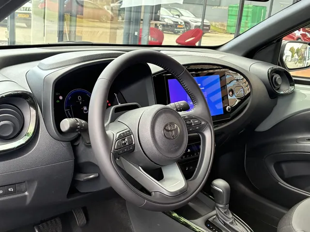 Toyota Aygo X Hybrid 115 envy