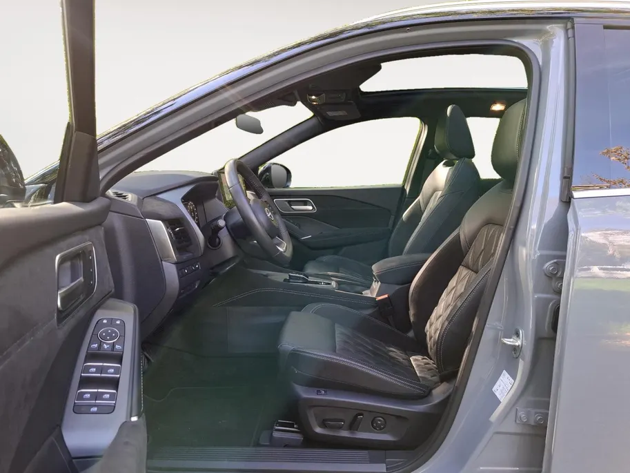 Nissan QASHQAI 1.5 e-Power Tekna Plus | PANO DAK | STOEL, STUUR VOORRUITVERWARMING | CARPLAY | NAV | ELEKTISCHE STOELEN MET GEHEUGEN |