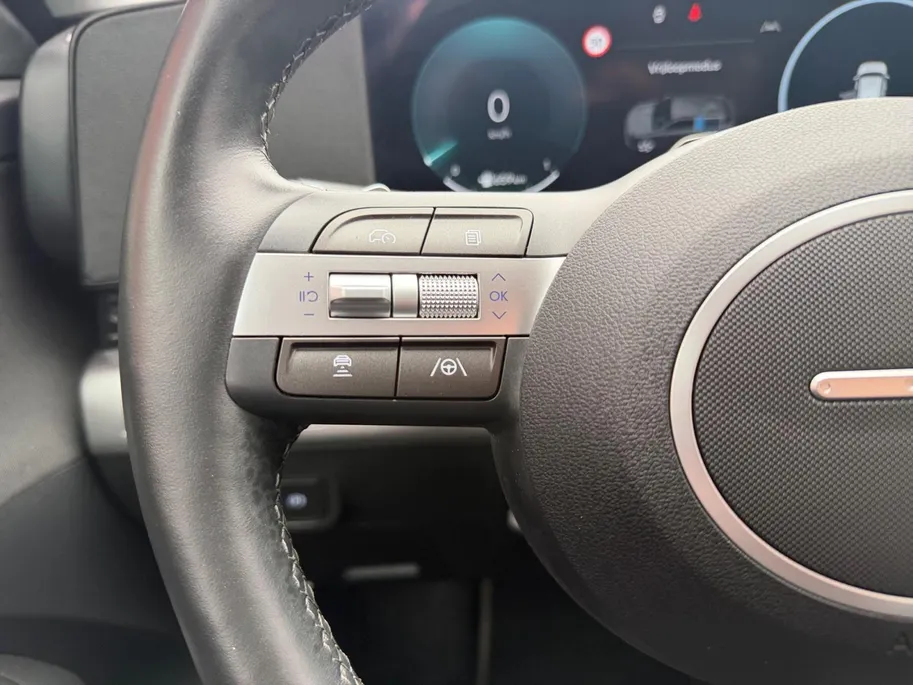 Hyundai Kona 1.6 GDI HEV Comfort Smart | Stuur-/ Stoelverwarming | Navigatie | Achteruitrijcamera | Parkeersensoren voor en achter | Apple Carplay/ Android Auto | dodehoek detectie |