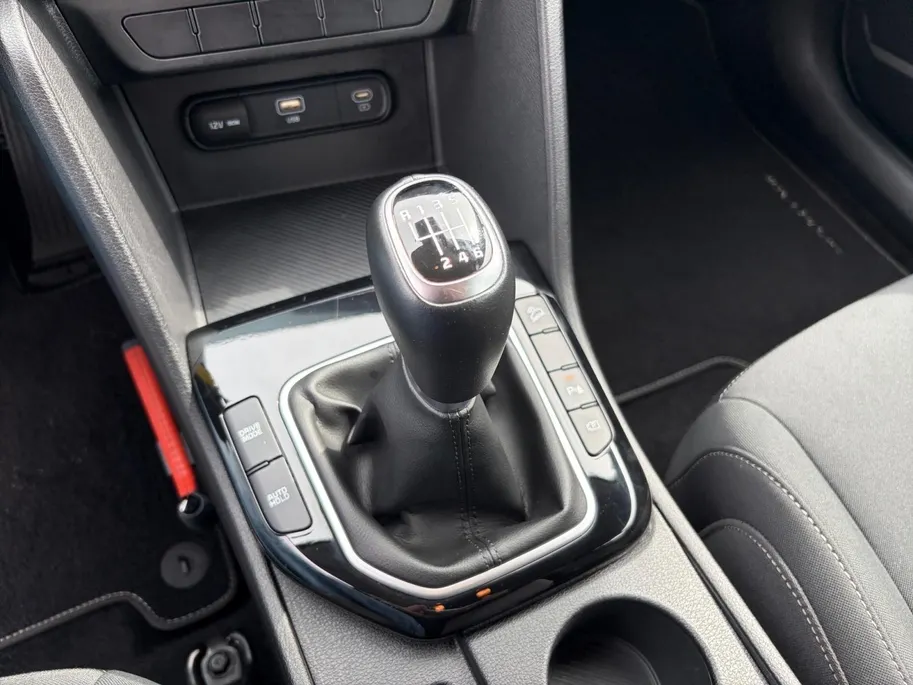 Kia Sportage 1.6 T-GDi MHEV DynamicLine | APPLE CARPLAY/ ANDROID AUTO | NAVI | DAB+ | CAMERA | HANDGESCHAKELD | ORIGINEEL NL | 150PK | 1.650KG TREKGEWICHT | NETTE AUTO |
