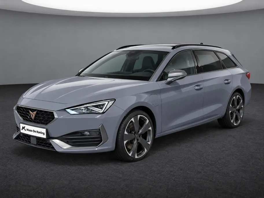 CUPRA Leon Sportstourer 1.4 e-Hybrid 245pk VZ Performance · Panoramadak · Lederen bekleding · Camera · Apple/Android Car Play · Stoel & Stuurwiel verwarming · Elektrische stoelverstelling ·