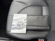 Toyota Camry 2.5 Hybrid Premium | APPLE CARPLAY EN ANDROID AUTO | LM VELGEN | LEDER | STOELVERWARMING | CRUISE | NAVI |