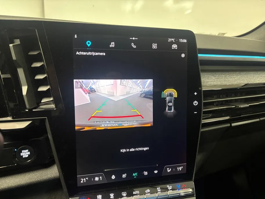 Renault Austral 1.2 E-Tech full hybrid 200 techno NAVI AIRCO CAMERA CRUISE CONTROLE ELECTRISCHE STOELEN STOELVERWARMING STUURVERWARMING MASSAGE STOEL ZEER MOOIE AUTO