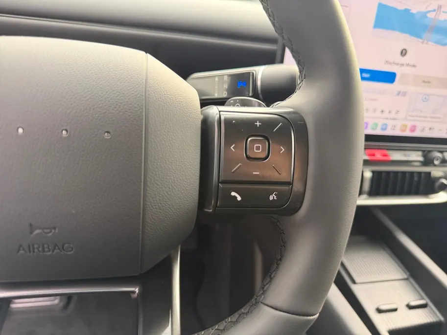Hyundai IONIQ 3 Vision 61 kWh | Nieuw model | Rijklaarprijs | 488 km range | Warmtepomp | HDA 2 | Hyundai Rotterdam - Noord |