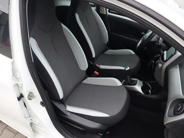 Toyota Aygo 1.0 VVT-i x-play Carplay | Camera