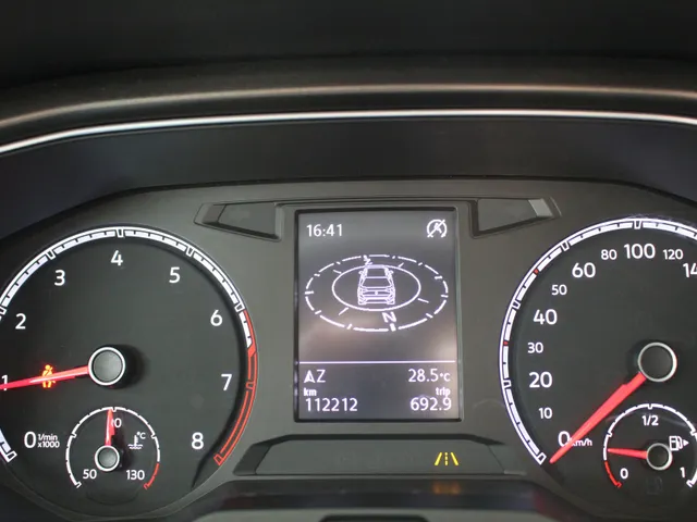 Volkswagen T-Roc 1.0 TSI Style | Airco | Navigatie | Trekhaak | PDC