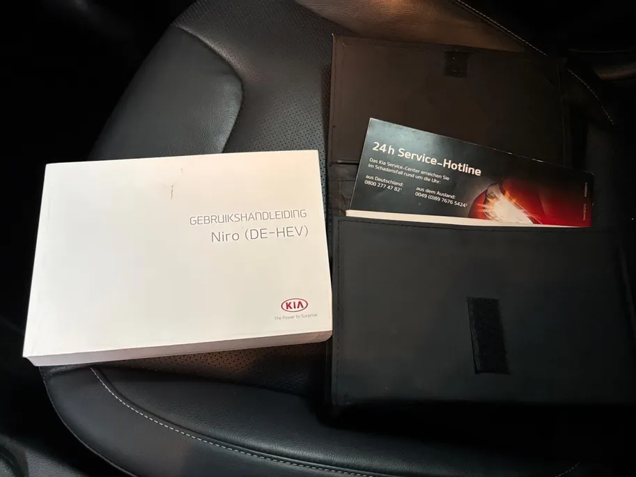 Kia Niro 1.6 GDi Hybrid ExecutiveLine AUTOMAAT AIRCO CAMERA LEER STOELVERWARMING+STOELKOELING STUURVERWARMING LM VELGEN HOGE INSTAP ELECTRISCHE STOELEN JBLSPEAKERS ZEER MOOIE AUTO
