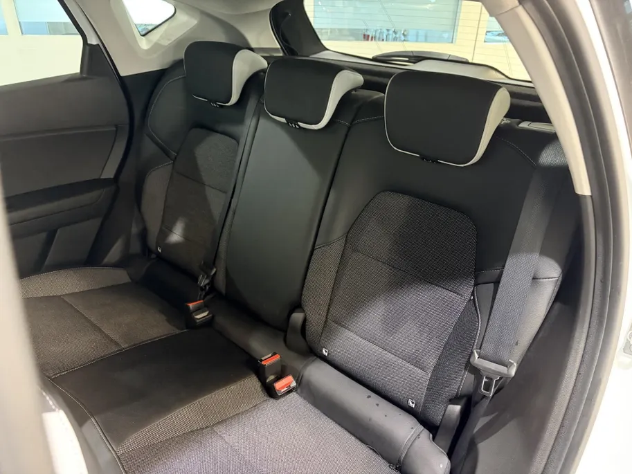 Renault Captur 145PK E-Tech Full Hybrid Techno Automaat | 1e eigenaar | Navi | Camera | Parkeersensoren | Climate Control | Apple CarPlay/Android Auto | Cruise Control | Lichtmetalen Velgen | Licht & Regen Sensor |