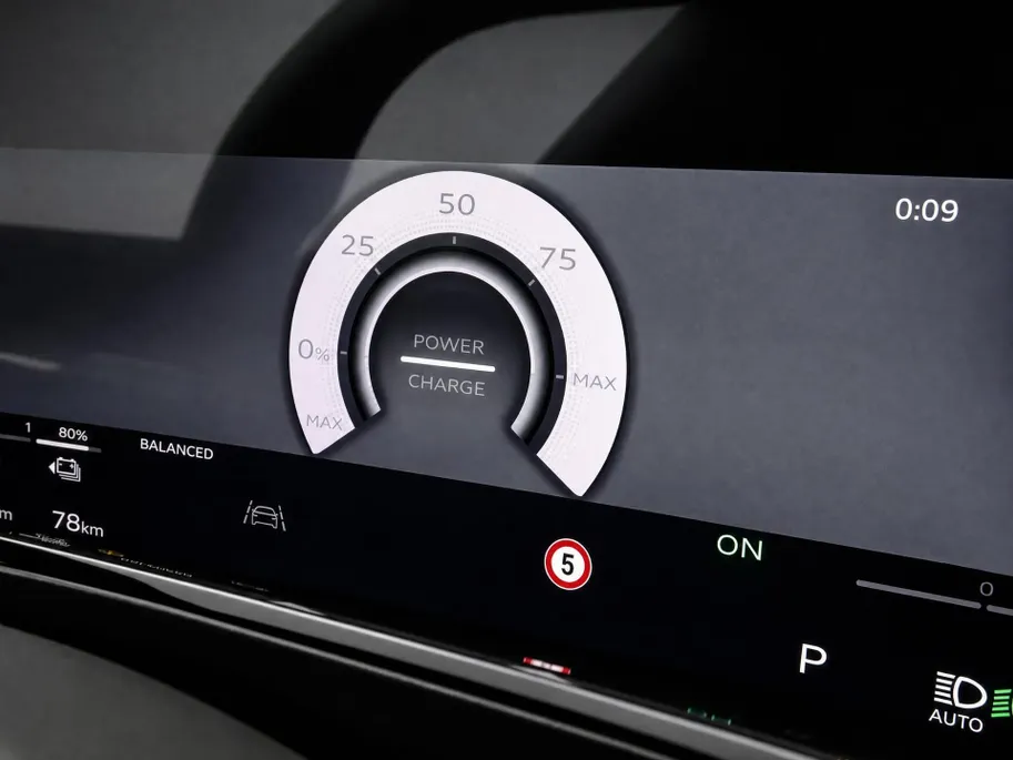 Audi Q3 e-hybrid S edition 272 PK · Techniekpakket plus · Privacy glas · S line interieur met sportst.