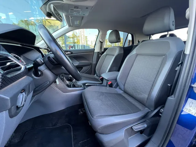 Volkswagen T-Cross 1.0 TSI Life AUTOMAAT | NAVIGATIE | APPLE CARPLAY | ANDROID AUTO | 17 INCH LMV | STOELVERWARMING | ADAPTIVE CRUISE CONTROL |