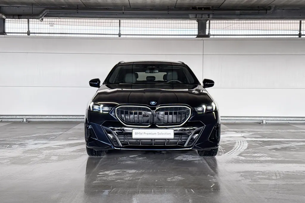 BMW 5 Serie Touring 550e xDrive