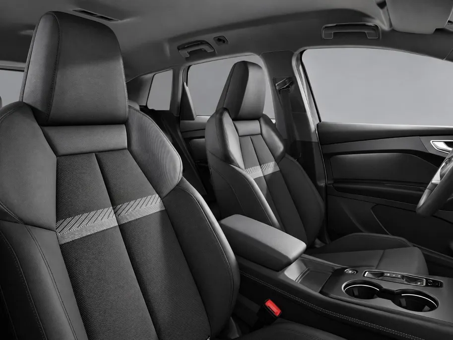 Audi Q4 Q4 Advanced edition performance 286 PK · Trekhaak elek. wegklapbaar · Privacy glas