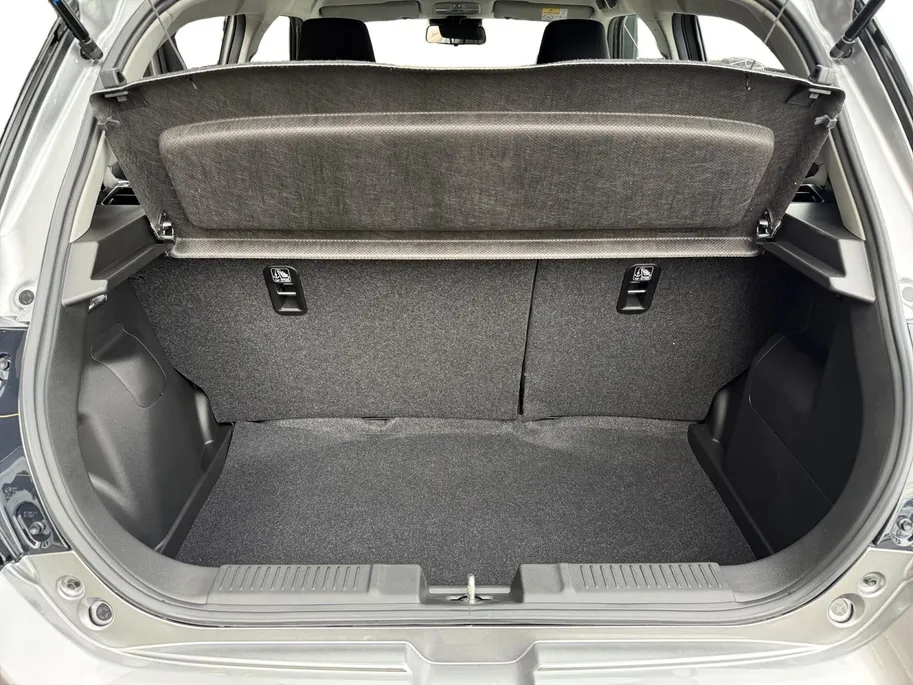 Suzuki Swift 1.2 Comfort Sport | 17 inch | Zwarte logo's | Carbon spiegels | Sharkfin antenne | Carplay | Adapt. Cruise | Navi | Keyless start