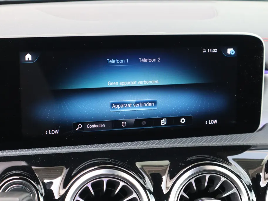 Mercedes-Benz CLA 180 Business Solution AMG l Keyless l Achteruitrijcamera l Stoelverwarming l Ambiente lichtpakket