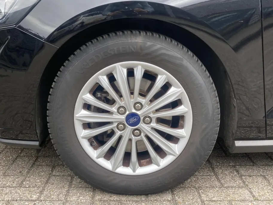 Ford Focus 1.0 EcoBoost Hybrid 125 pk Titanium X Wagon Navigatie - Apple Carplay/ Android Auto - Camera - Draadloos opladen telefoon - Elektrische achterklep