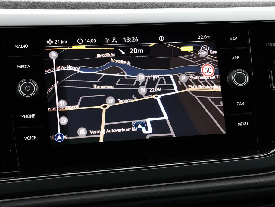 Volkswagen Polo 1.0 TSI 95pk DSG R-Line · Camera · Matrix LED · ACC · Stoelverwarming · Apple/Android Car Play · Sfeerverlichting · Verkeersbord Detectie ·