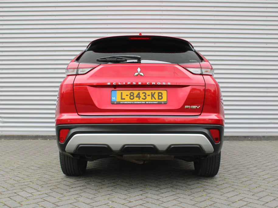 Mitsubishi Eclipse Cross 2.4 PHEV First Edition | Camera rondom | Stuur/stoelverwarming v+a | HUD | Winterset op LM | Dakdragers |