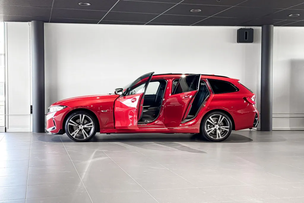 BMW 3 Serie Touring 330e xDrive