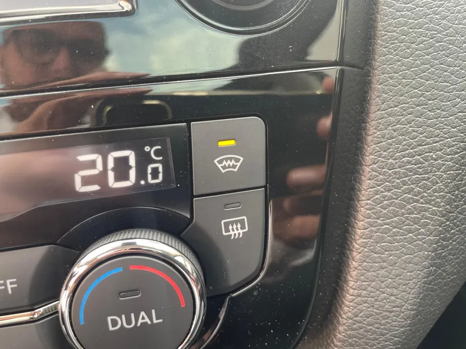 Nissan QASHQAI 1.6 Tekna 1ste eigenaar| Navigatie| Panoramadak| Stoelverwarming| Voorruitverwarming|360 graden camera| Dealeronderhouden| All seasonbanden|