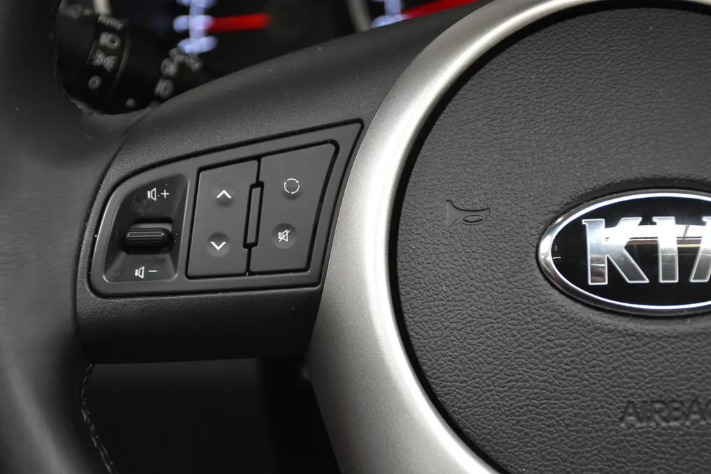 Kia Venga 1.4 CVVT 90pk Summer Edition Navigatie, Panoramadak, Trekhaak.