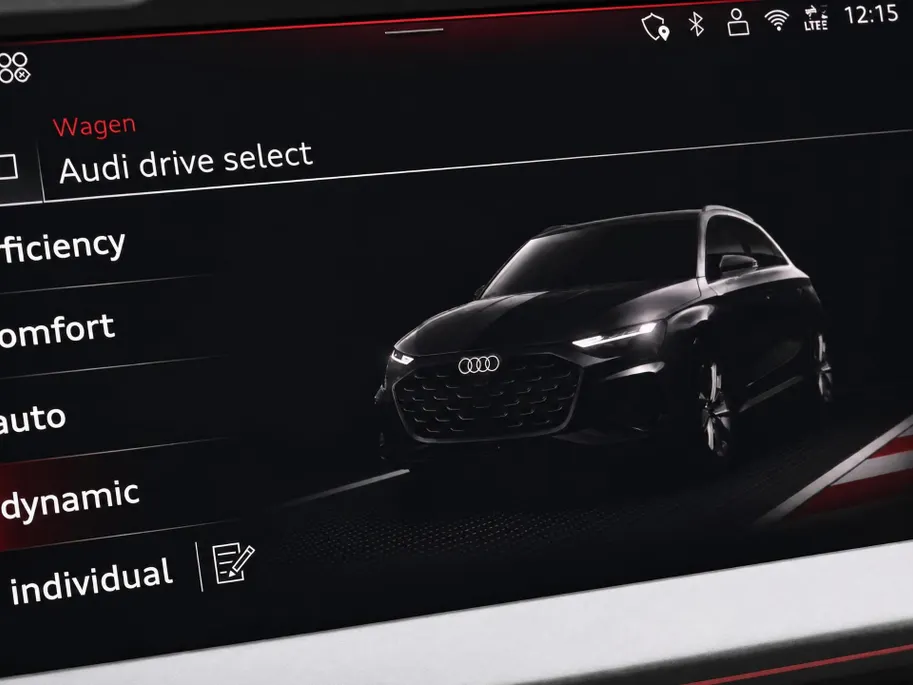 Audi A3 Sportback 45 TFSI e S edition Competition Panoramadak · SONOS Sound System · 19'' lichtmetalen velgen · Sportstoelen alcantara · MEGA Sale