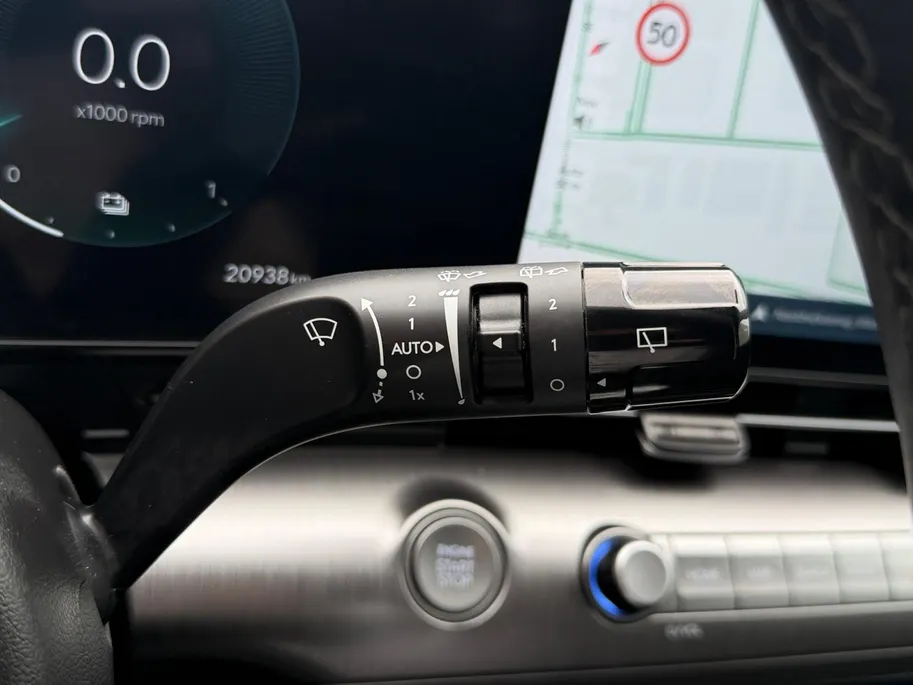 Hyundai Kona 1.6 GDI HEV Comfort Smart | Stuur-/ Stoelverwarming | Navigatie | Achteruitrijcamera | Parkeersensoren voor en achter | Apple Carplay/ Android Auto | dodehoek detectie |