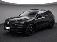 Volkswagen Touareg 3.0TSI 340kW/462PK R-line · Panoramadak · Trekhaak · Leder · Luchtvering
