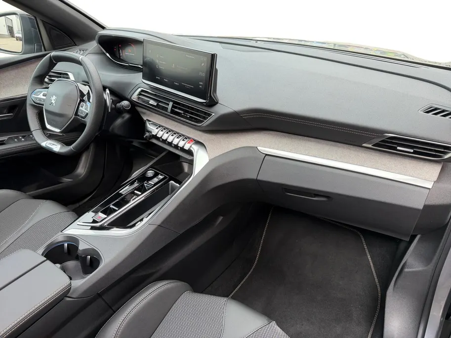 Peugeot 5008 1.2 Hybrid 136 GT 146PK AUTOMAAT Lichtmetalen velgen | 7-persoons | Cruise Control | Climate Control | Schuif- kanteldak | 360 camera | Parkeersensoren rondom | BOM VOL MET OPTIES!!