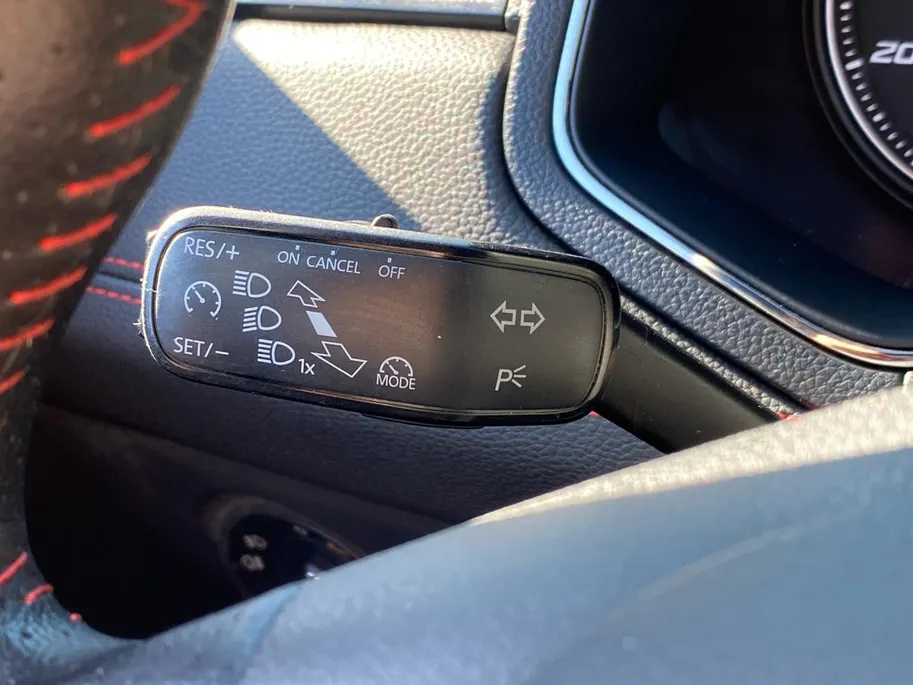 SEAT Arona 1.0 TSi 116pk FR Business Intense Trekhaak | CarPlay | Navi | Cruise | Two-Tone | Clima | Camera | Etc.