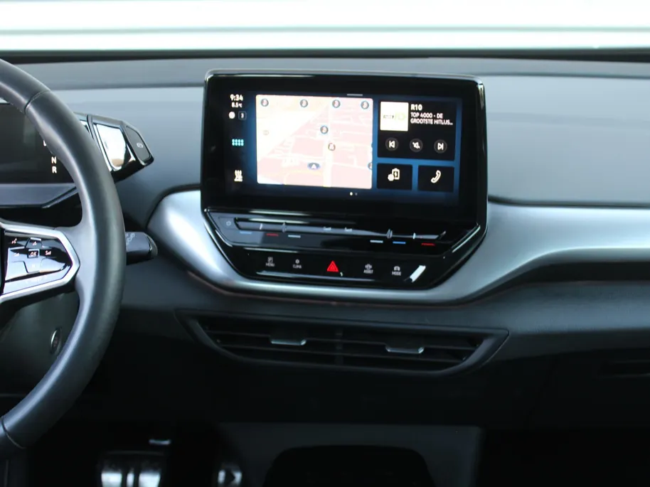 Volkswagen ID.4 Pure 52 kWh | Stuur- / Stoel- / Voorruit Verwarming | Clima | 19' LM | Cruise adapt. | PDC | Navi |