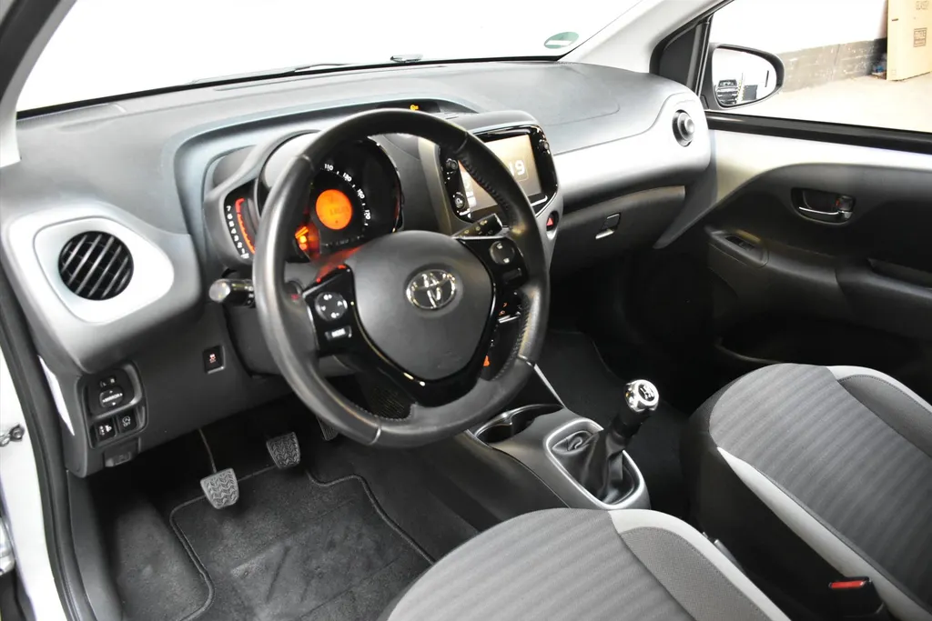 Toyota Aygo 1.0 VVT-i X First I Apple Carplay - Android Auto