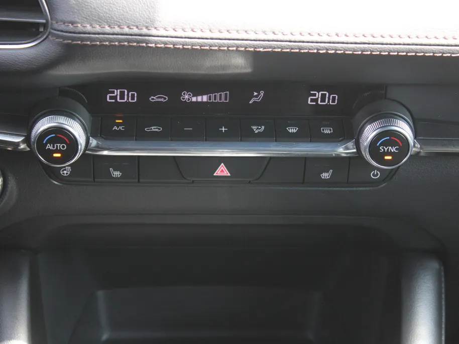 Mazda 3 2.0 e-SkyActiv-X M Hybrid 6MT 186PK Exclusive-line | Leder | Heads-Up Display | Keyless | Bose Audio | 360° Camera | Elek. stoelverstelling + geheugen | Navi |