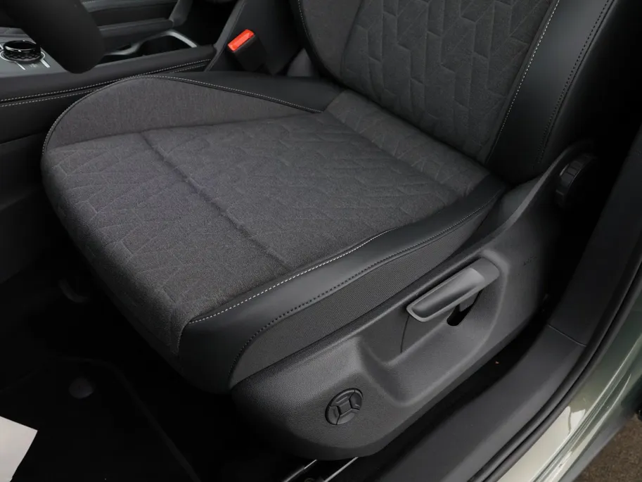 Volkswagen Tayron Life Edition 1.5 eHybrid 204 PK 6 versn. DSG · Comfort pakket · Trekhaak inklapbaar, met elektrische ontgrendeling, incl. aanhangermanoeuvreerhulp Trailer Assist · Voorraad OUTLET · Prijs is inclusief inruilpremie · MEGA SALE