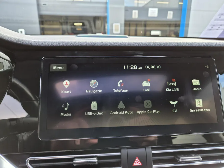 Kia e-Niro DynamicPlusLine 64 kWh | SOH 99,5 % | 3 Fase laden | 1e Eigenaar | Dealer onderhouden | Stoelverwarming | Schuif-/kanteldak | Fabrieksgarantie t/m 24-08-2029 + 3x 1 jaar |  NAP |