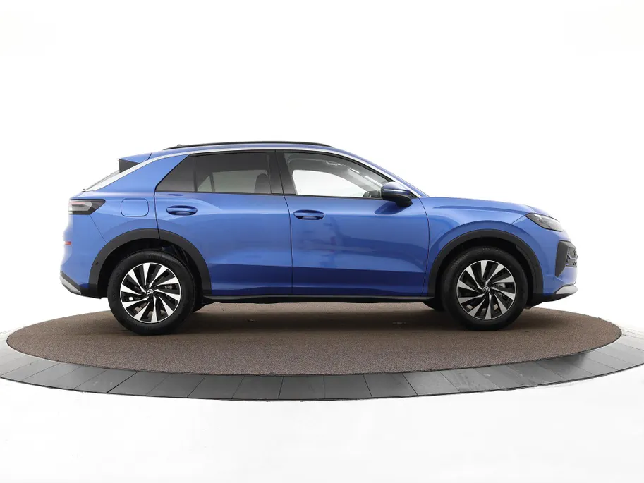 Volkswagen T-Roc Life First Edition 1.5 eTSI 116 PK 7 versn. DSG · Comfort pakket · Achteruitrijcamera ·