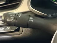 Renault Captur 145PK E-Tech Hybrid Intens Automaat | Trekhaak | All Season Banden | Navi | Camera | Climate Control | Velgens Hoogglans Zwart | Apple CarPlay/Android Auto | Licht & Regen Sensor | Full LED |
