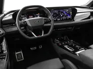 Audi Q6 e-tron SQ6 quattro 100 kWh 490pk · SOH 98% · Panoramadak · 360 Camera · Inklapbare Trekhaak · Warmtepomp · Elek. Stoelen + Geheugen · Garantie t/m 06-10-2030 of 100.000km