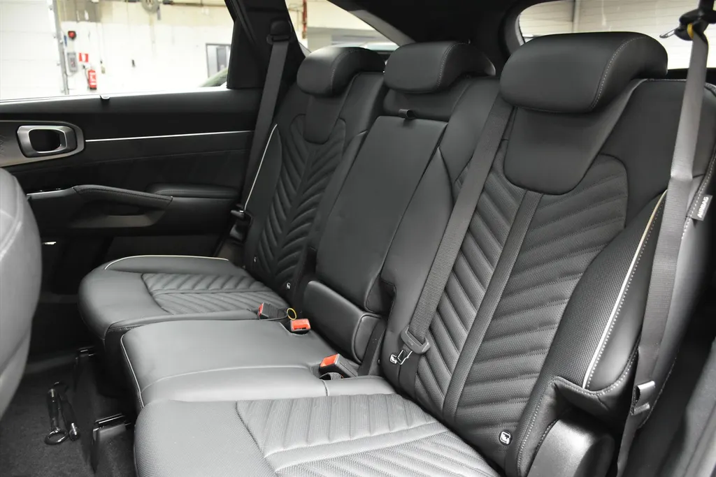 Kia Sorento 1.6 T-GDi 253pk Plug-in Hybrid Aut AWD 7 PERS. ExecutiveLine DIRECT LEVERBAAR