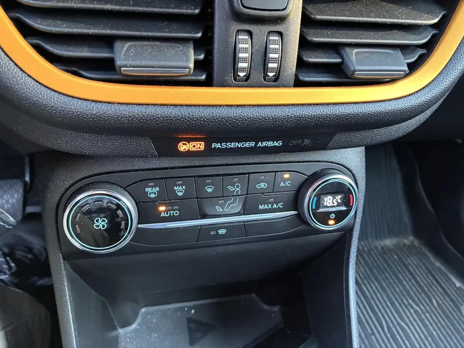 Ford Fiesta 1.0 EcoBoost Active ** VOORRUITVERWARMING ** PARKEERSENSOREN ACHTER **