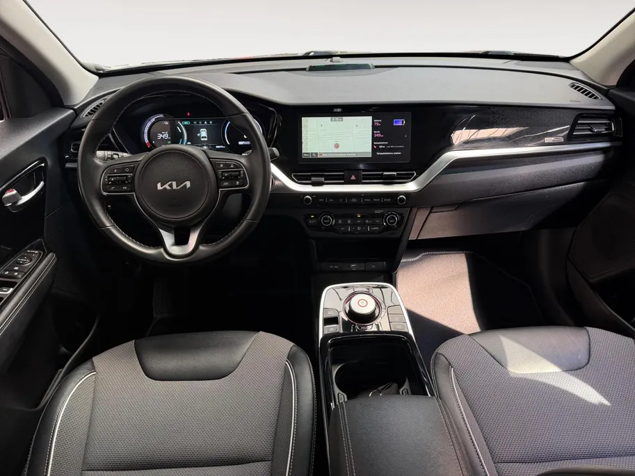 Kia e-Niro DynamicLine 64 kWh NAVIGATIE | CLIMATE CONTROL | CRUISE CONTROL | APPLE CARPLAY & ANDROID AUTO | ACHTERUITRIJCAMERA